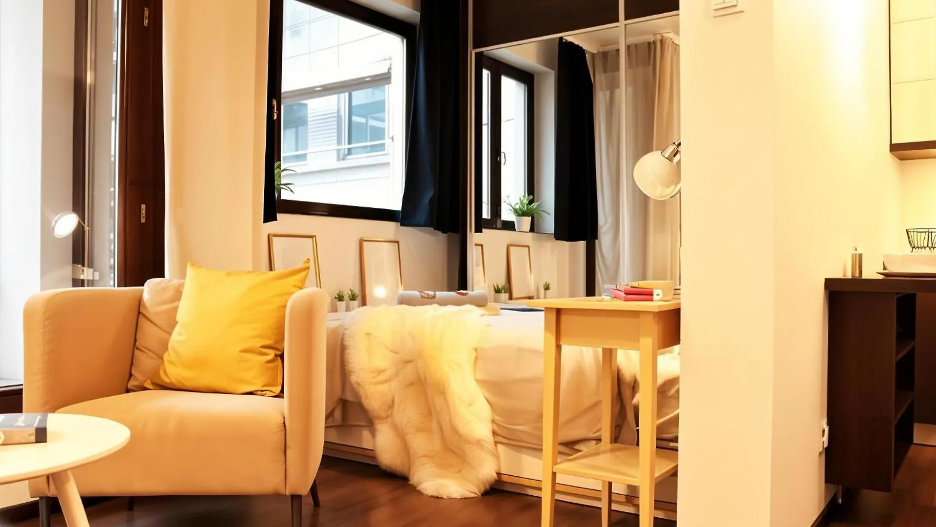 Cracow Copernican Apartment #1 - Old Town Krakow